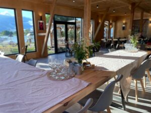 stoły, dekoracja, kieliszki